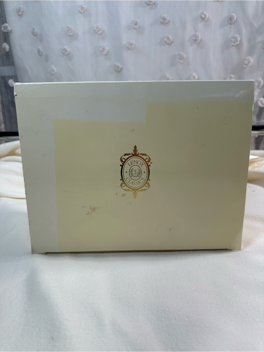 NWT Lenox Cream Ceramic “Eternal Love” Cross with Gold Trim and Crystal Accents - Picture 8 of 8